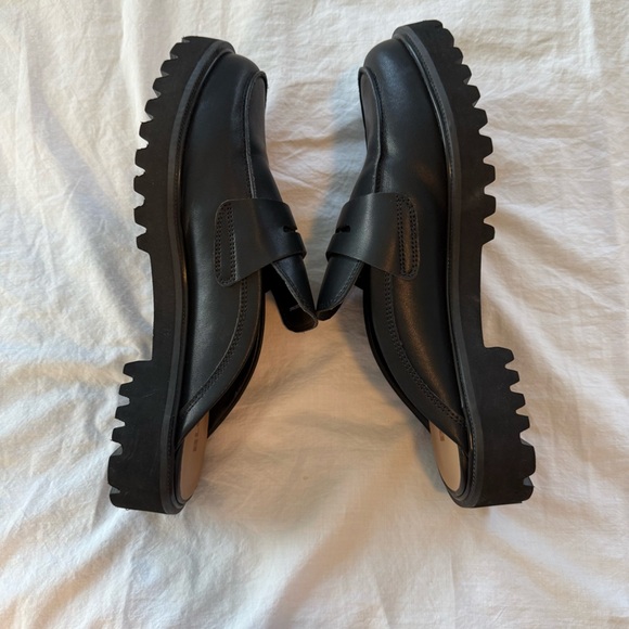 Blondo Black Leather Loafer/Clogs, Size 8 - Picture 6 of 7